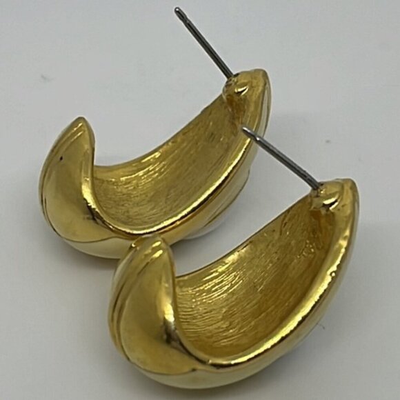 Vintage Gold Tone and Cream Enamel with Thermoset Cabochon Pierced Earrings - Picture 6 of 8